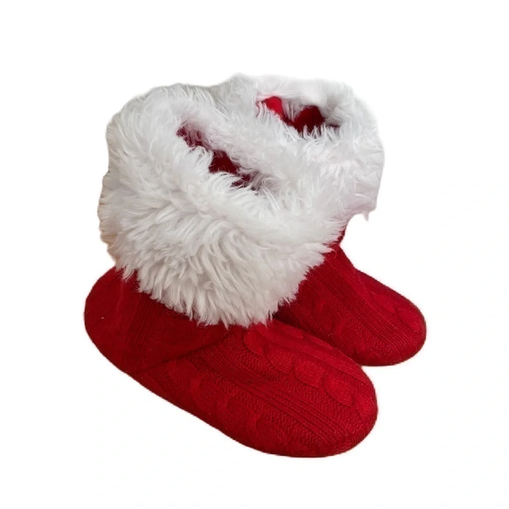 American Girls Red Knit Christmas Slippers Medium 3.5-5 Kids Youth White
